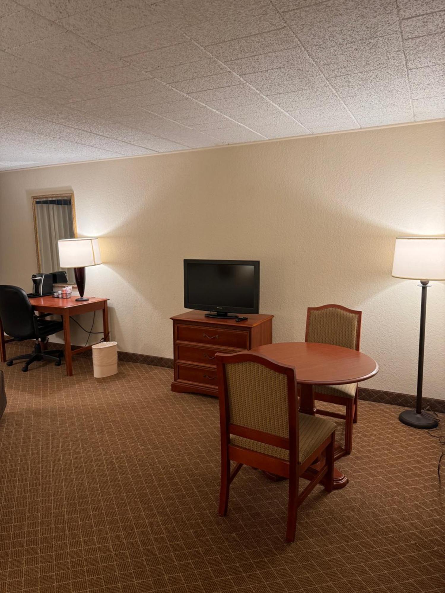 Clarion Inn Frederick Event Center Exteriér fotografie
